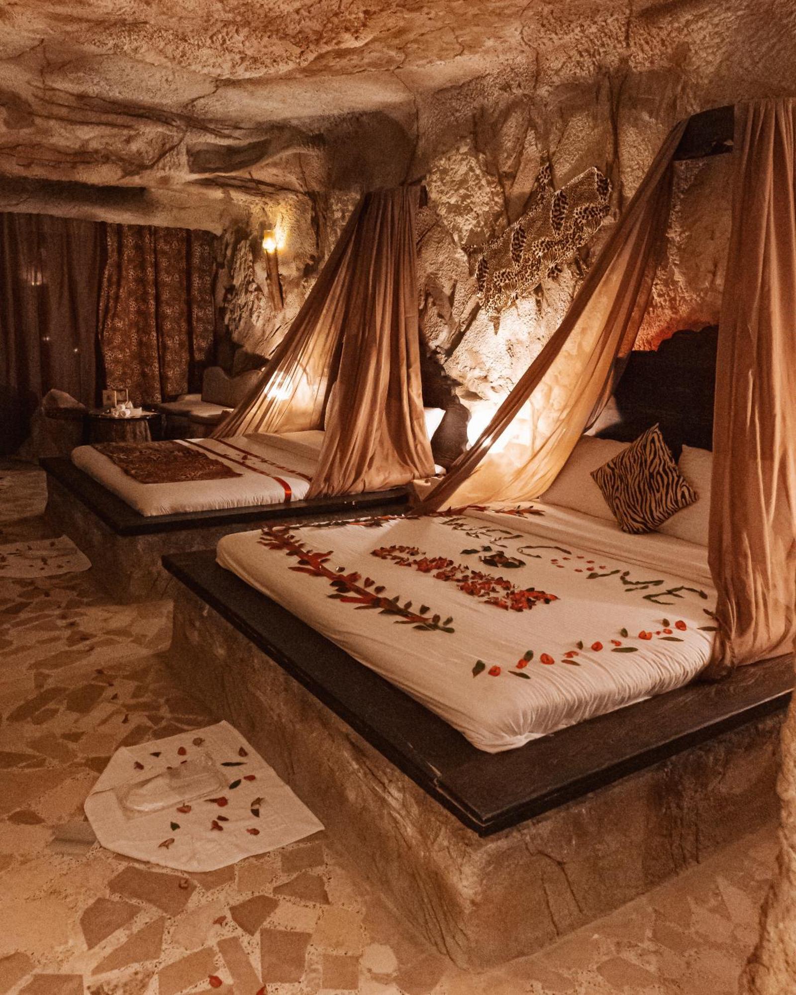 Caves Adults Only 5* Gurdaka