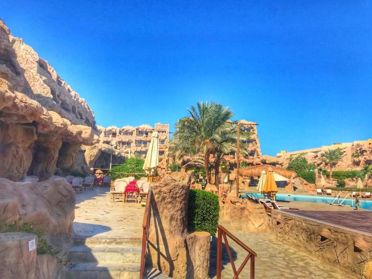 Caves Adults Only منتجع