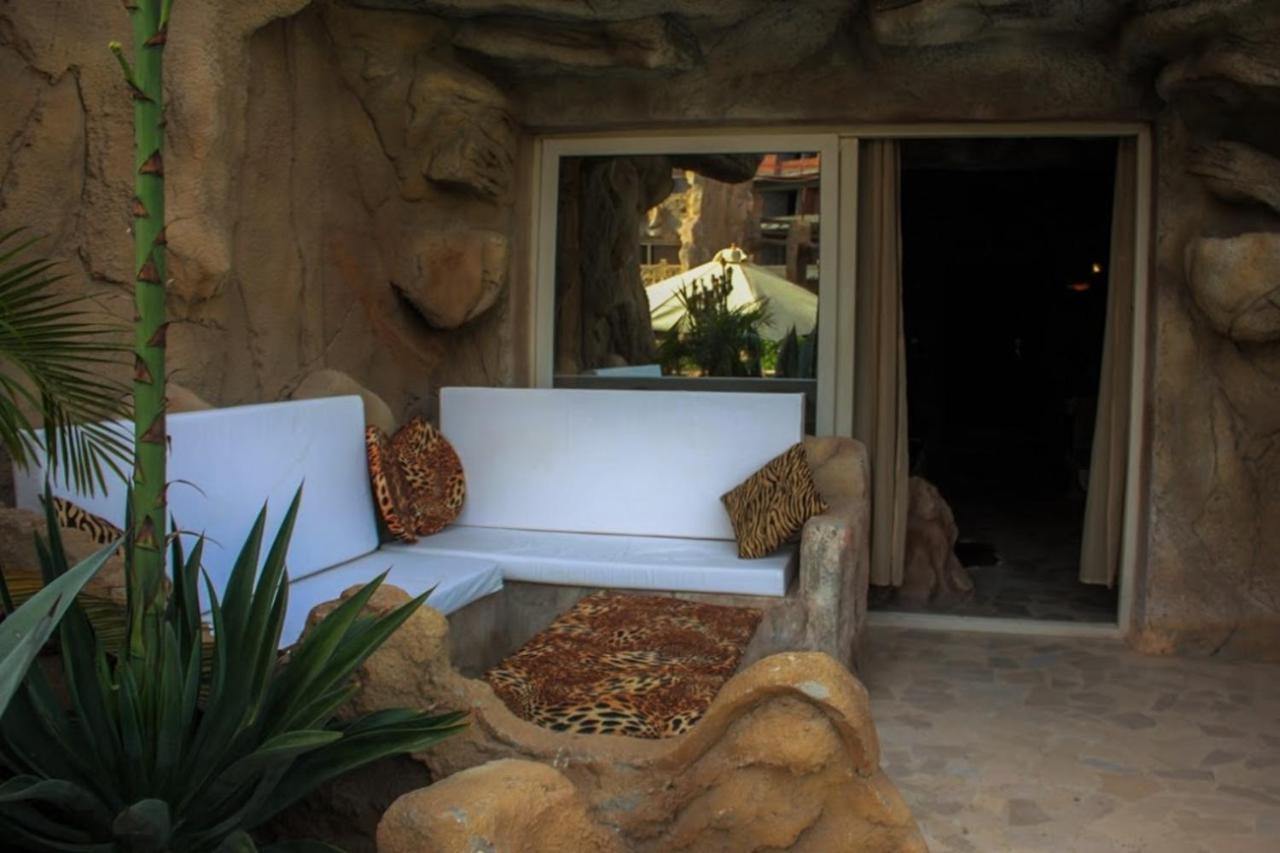 אתר נופש Caves Adults Only 5*